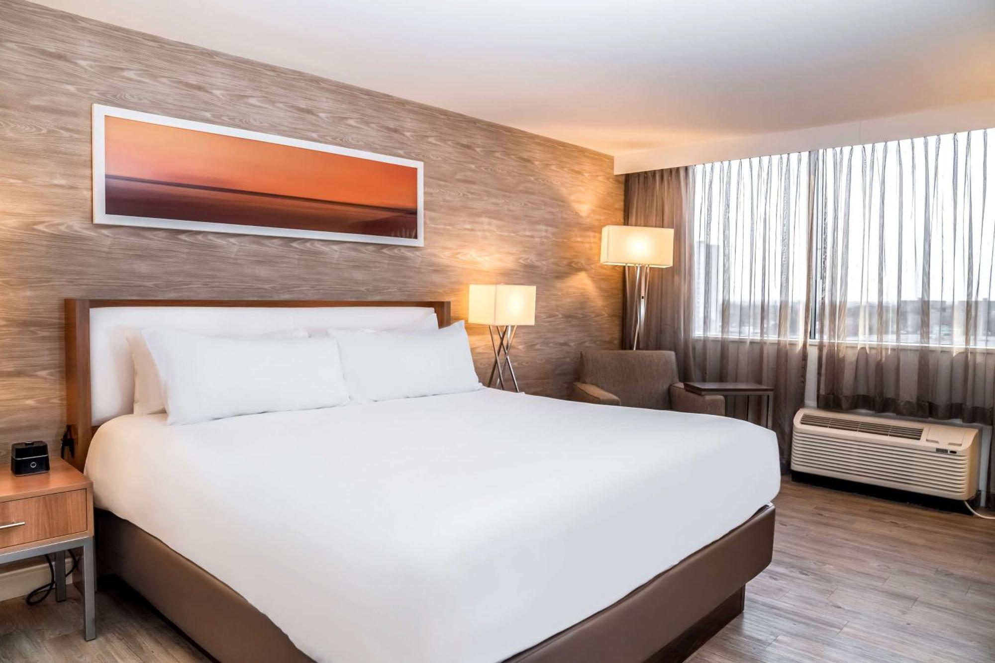 Doubletree By Hilton Kitchener Hotel Kültér fotó