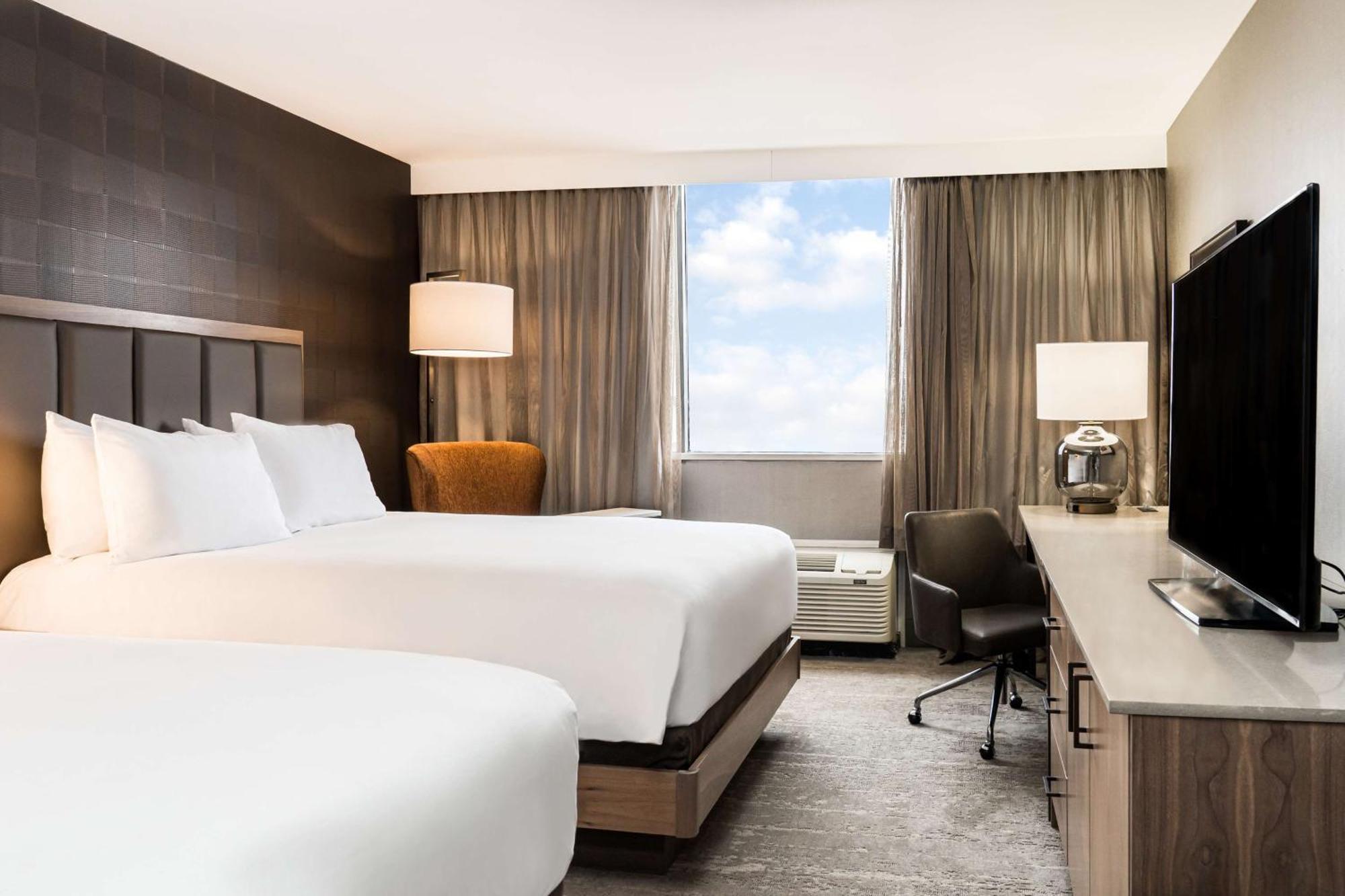Doubletree By Hilton Kitchener Hotel Kültér fotó