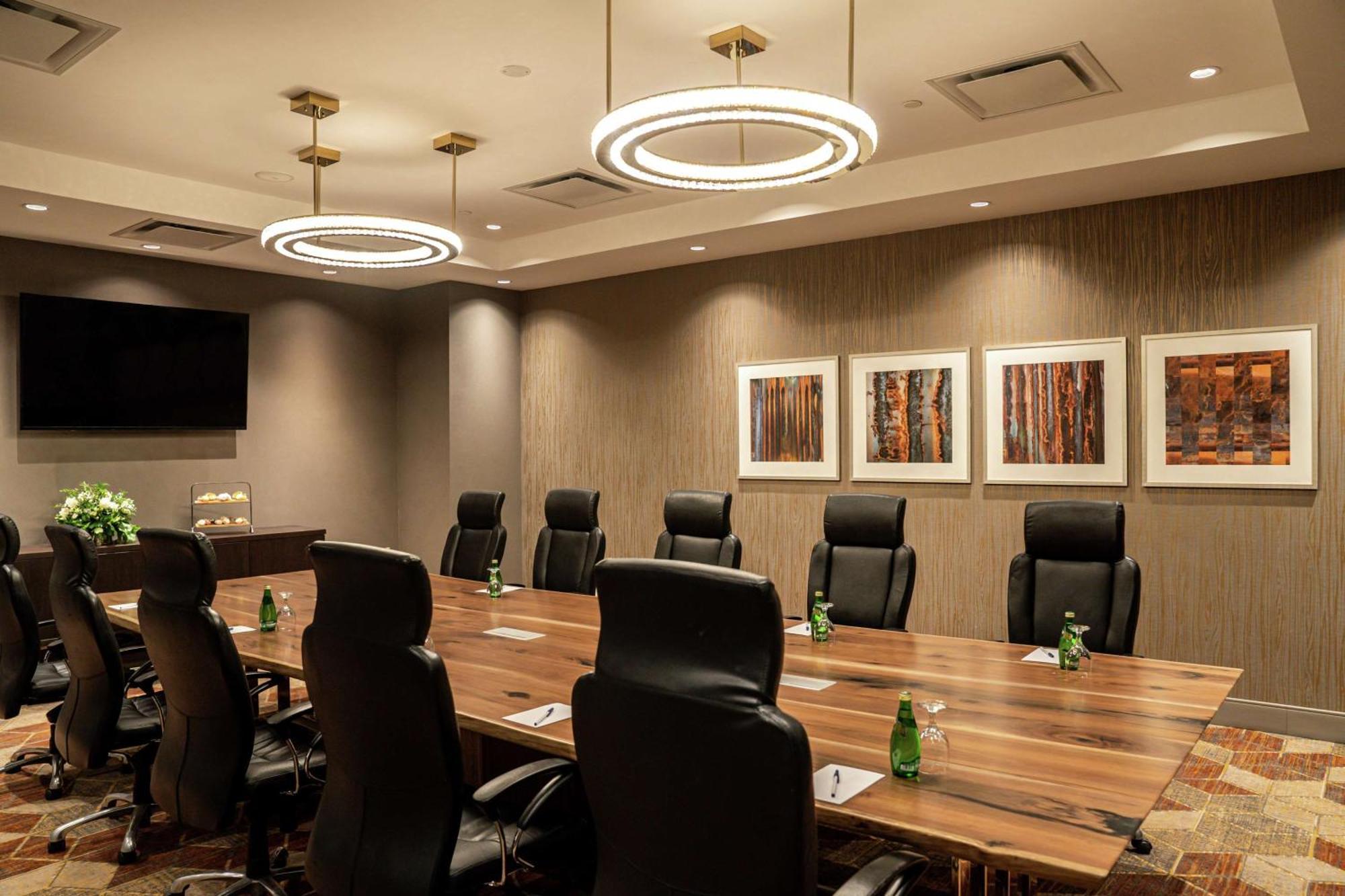 Doubletree By Hilton Kitchener Hotel Kültér fotó