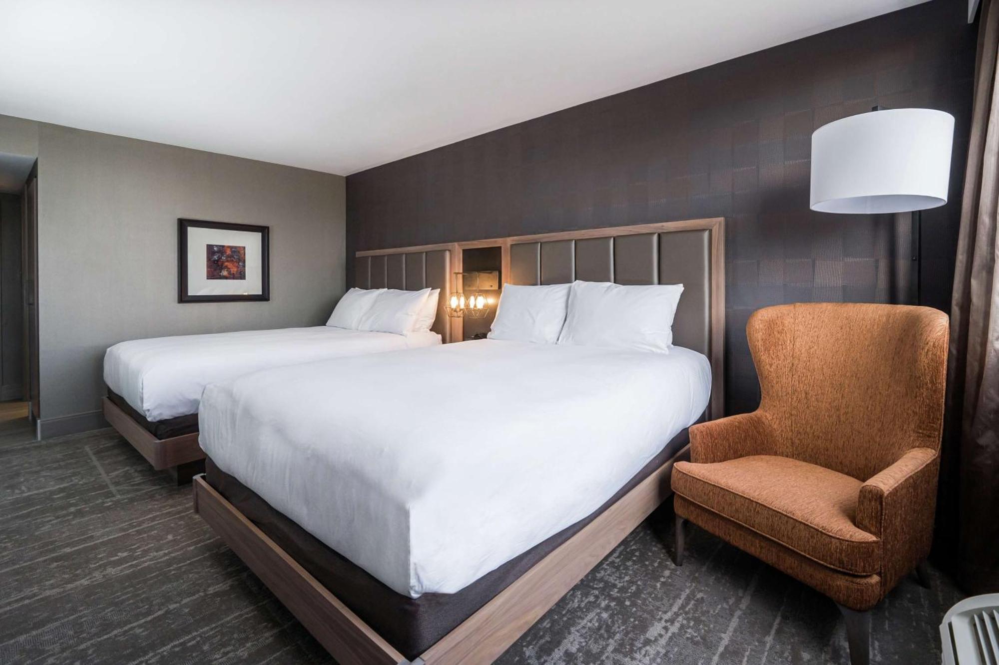 Doubletree By Hilton Kitchener Hotel Kültér fotó