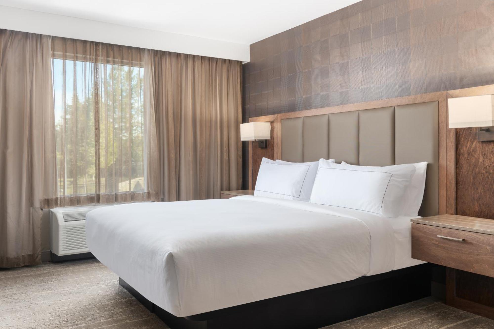 Doubletree By Hilton Kitchener Hotel Kültér fotó