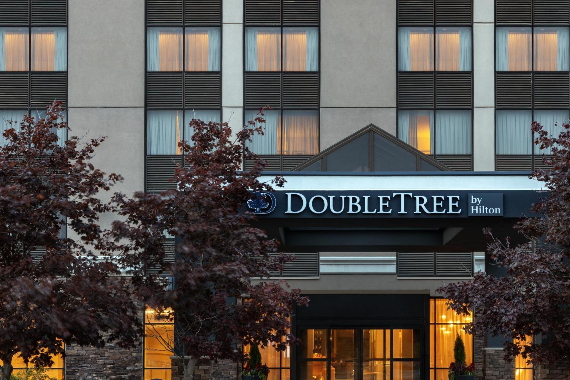 Doubletree By Hilton Kitchener Hotel Kültér fotó